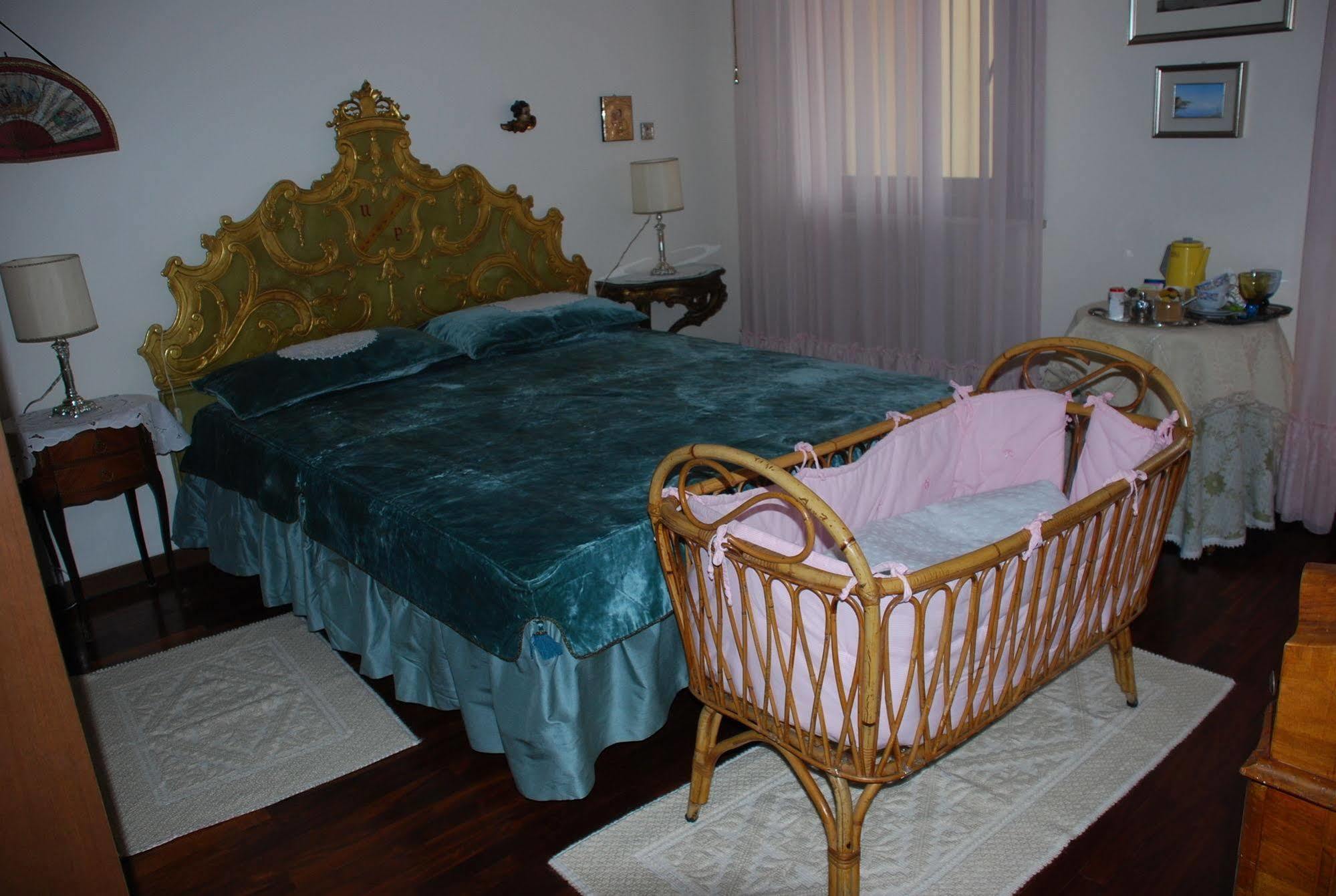 B&B Il Glicine Fiorito Lido di Venezia Ngoại thất bức ảnh